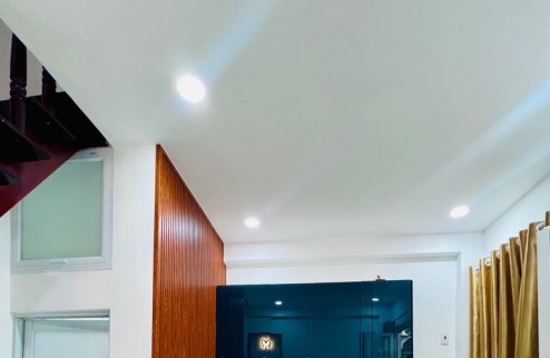 CHỈ 3 TỶ CÓ NGAY NHÀ 3 TẦNG 2PN DỌN VÀO Ở NGAY ĐƯỜNG HUỲNH VĂN BÁNH.